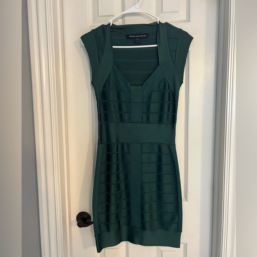French Connection
Sweetheart Neckline Bodycon Bandage Dress